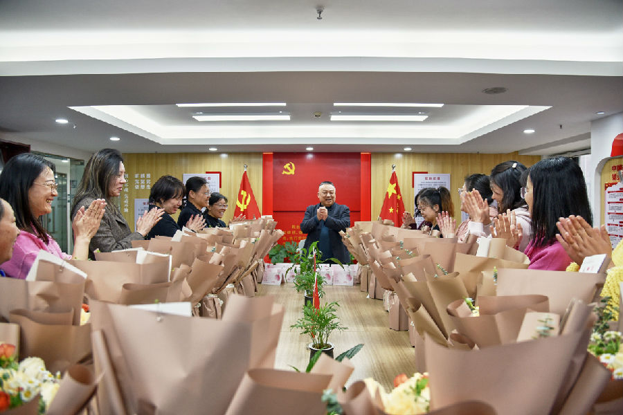 詩情花藝間 優(yōu)雅伴笑顏 | 三